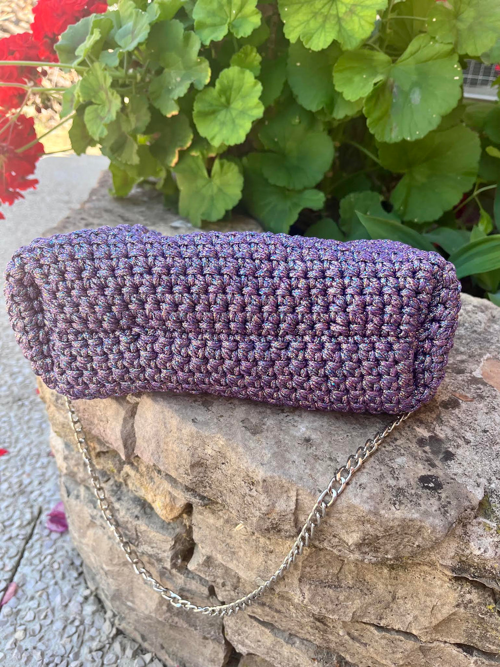 Sac au crochet violet irisé