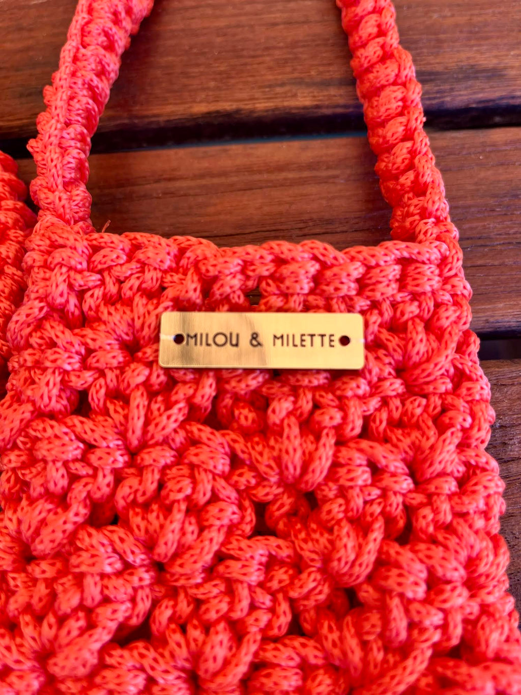 Pochette de téléphone corail soleil couchant - Crochetée à la main - Milou & Milette