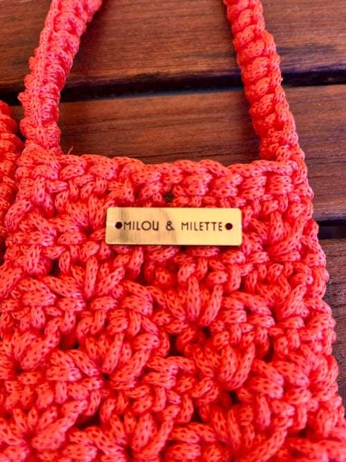 Pochette de téléphone corail soleil couchant - Crochetée à la main - Milou & Milette
