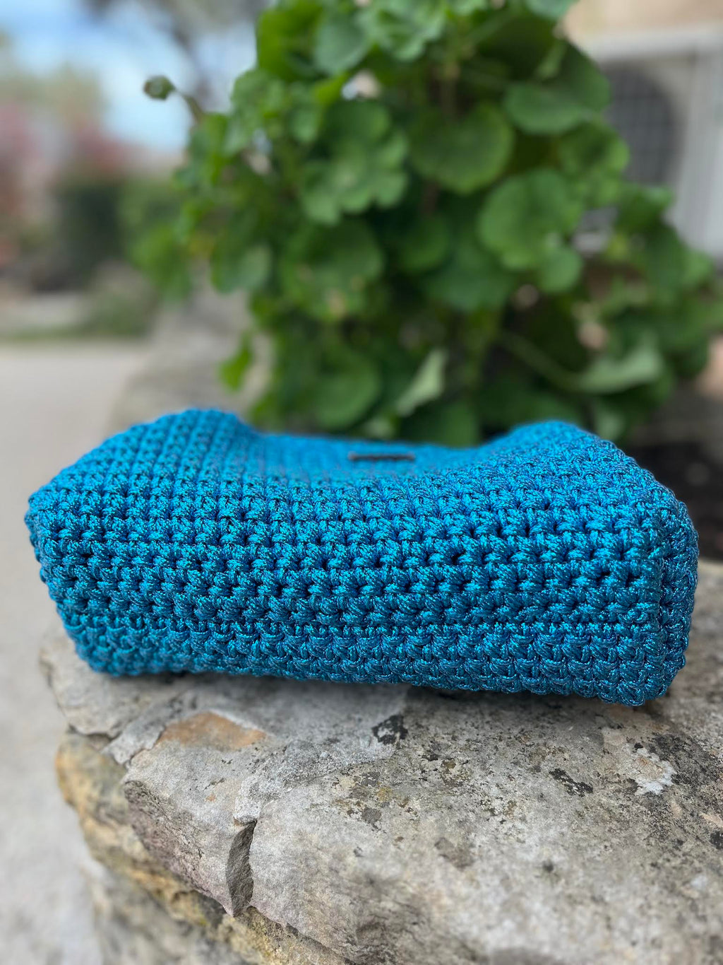 sac crochet fait main bleu électrique femme - sac bohème Riviera - Milou & Milette- détail dessous