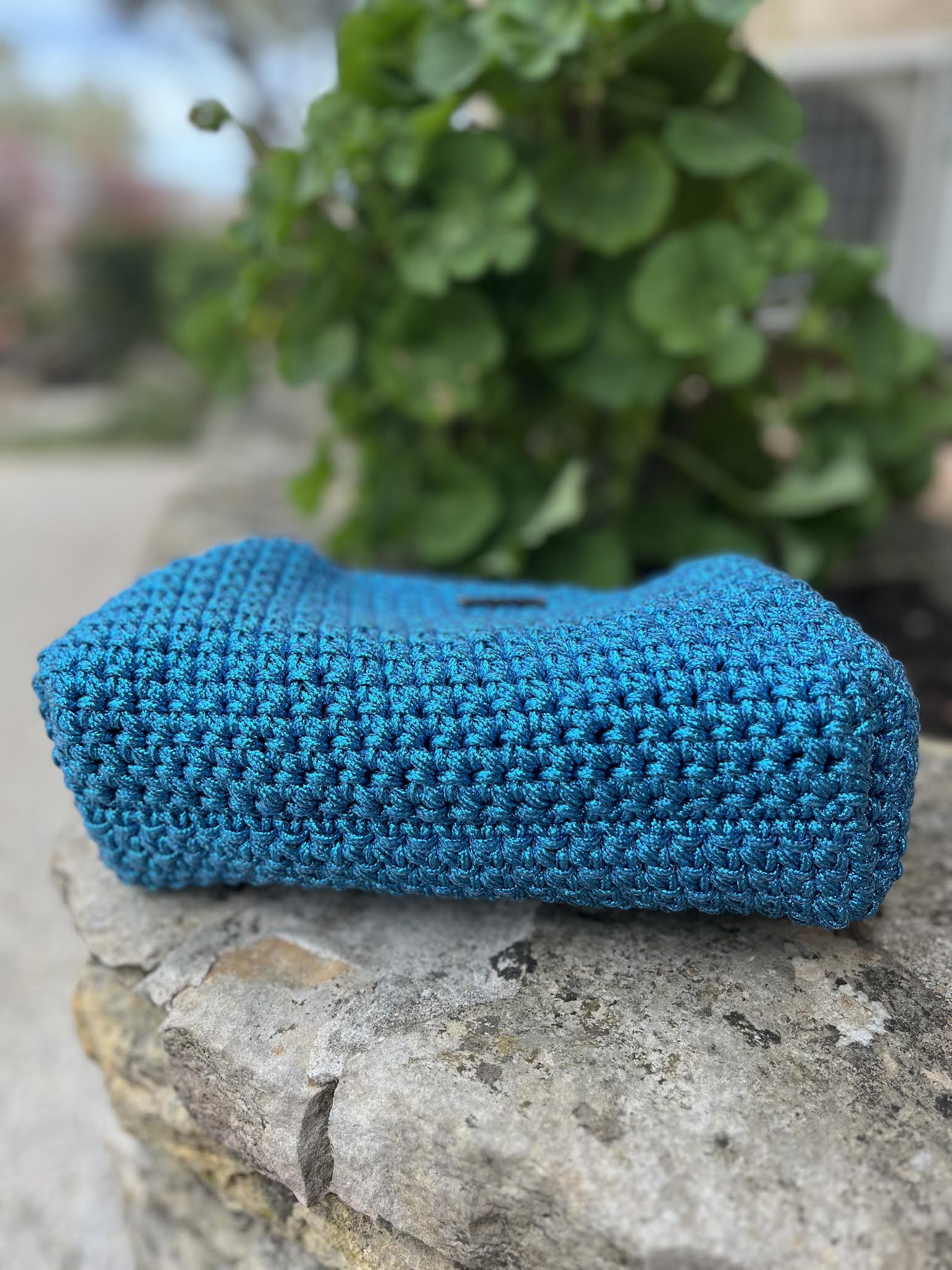 sac crochet fait main bleu électrique femme - sac bohème Riviera - Milou & Milette- détail dessous