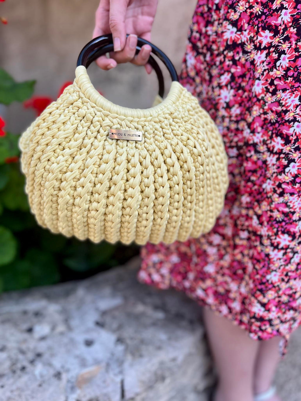 Sac au crochet jaune entièrement fait main, collection Mistral par Milou & Milette. Une création artisanale solaire et élégante inspirée de la M&diterranée