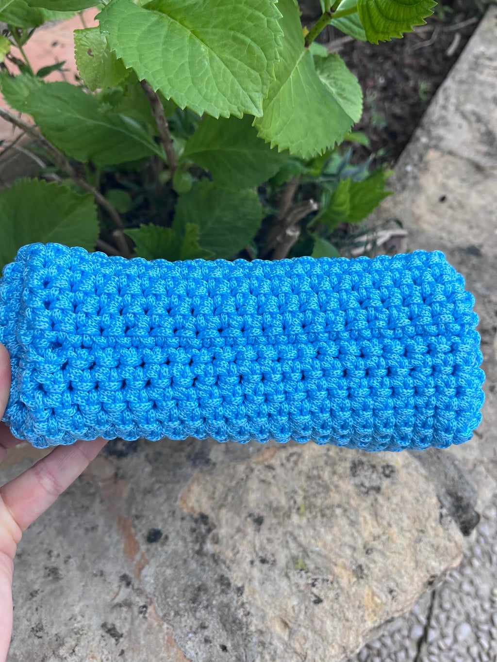 sac crochet femme bleu azur fait main Riviera Provence Milou et Milette- détail dessous