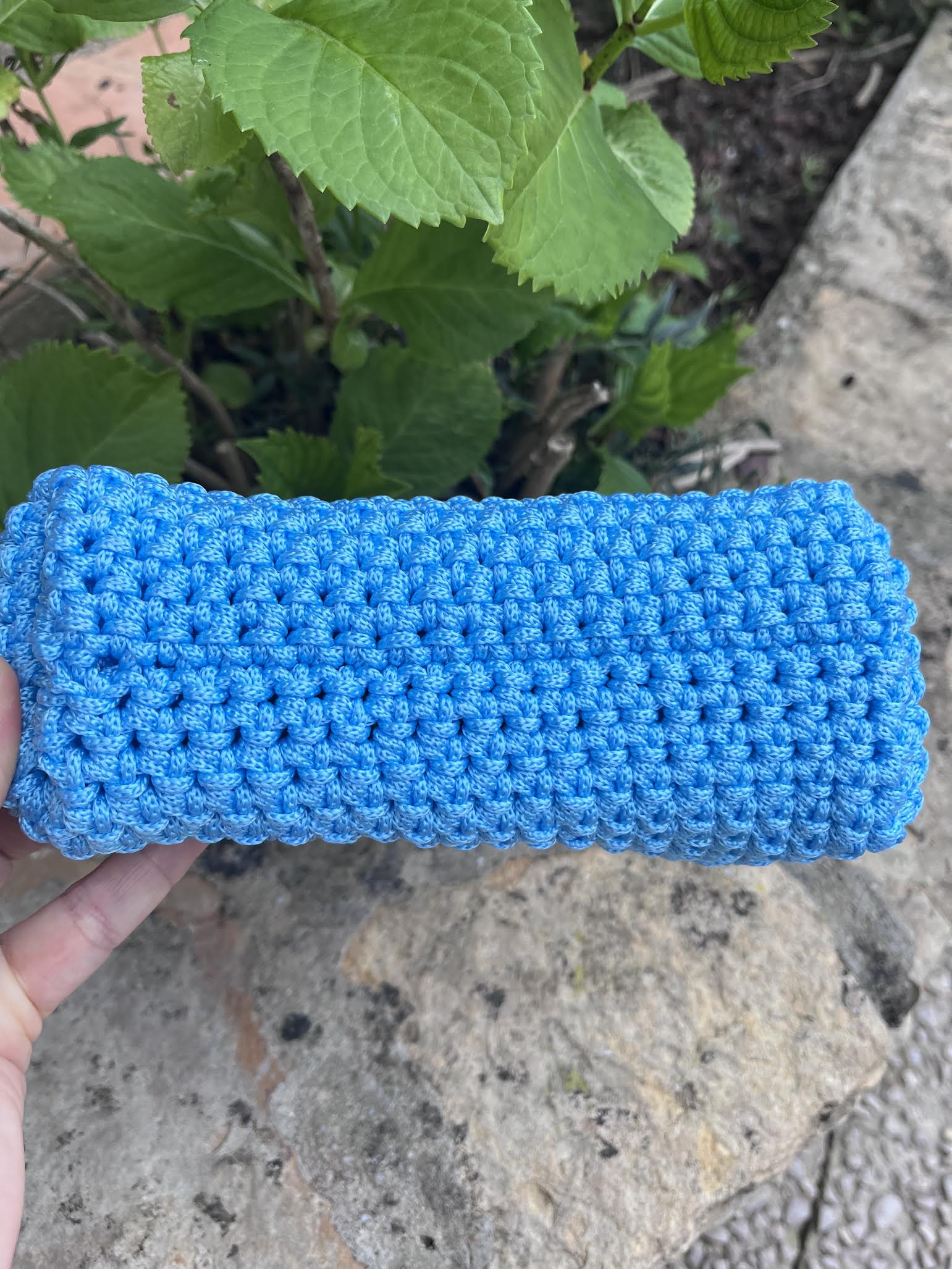 sac crochet femme bleu azur fait main Riviera Provence Milou et Milette- détail dessous