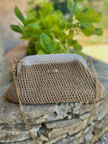 Sac crochet fait main beige et écru. Pièce unique, fabrication artisanale française. Elégant, structuré et idéal pour l'été