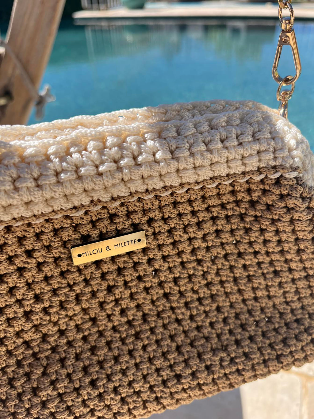 Sac crochet fait main beige et écru. Pièce unique, fabrication artisanale française. Elégant, structuré et idéal pour l'été