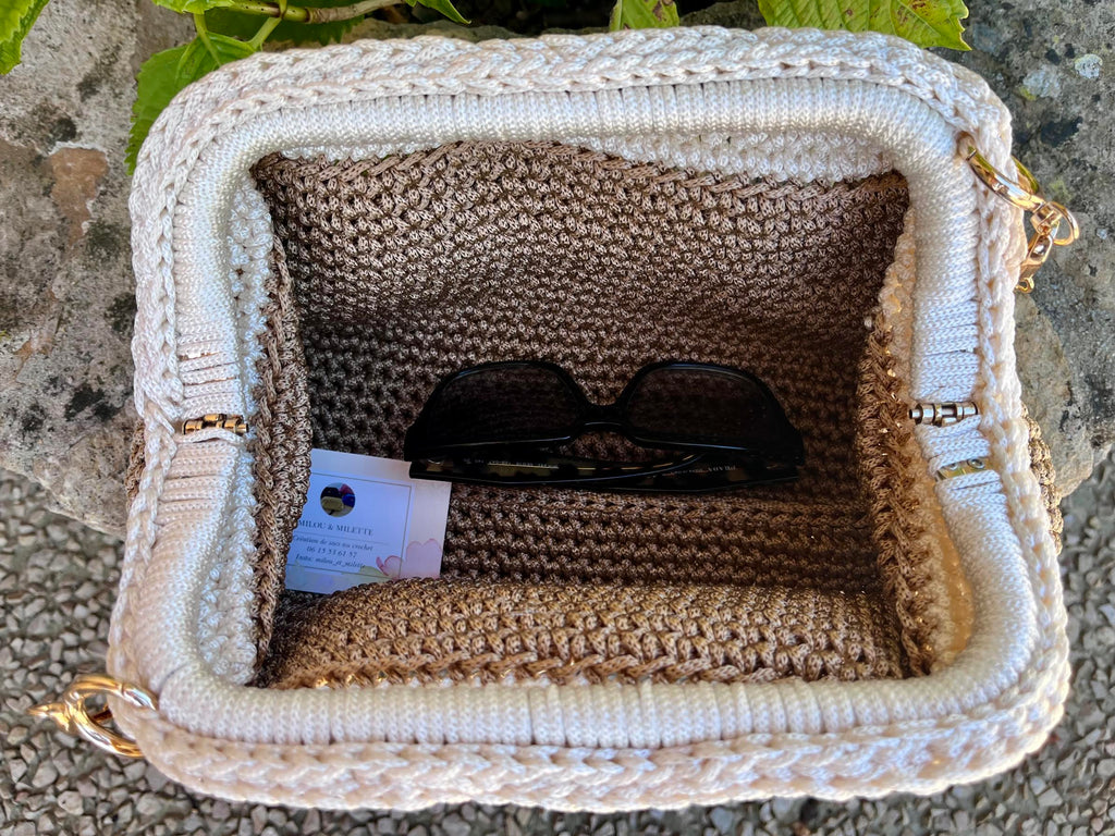 Sac crochet fait main beige et écru. Pièce unique, fabrication artisanale française. Elégant, structuré et idéal pour l'été