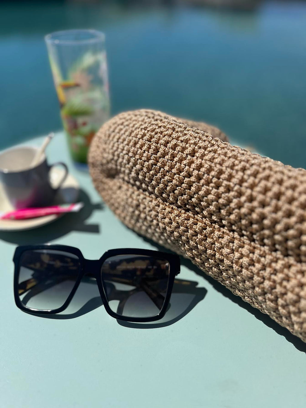 Sac crochet fait main beige et écru. Pièce unique, fabrication artisanale française. Elégant, structuré et idéal pour l'été