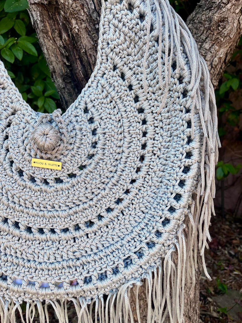 Sac bohème au crochet avec franges- fait main - pièce unique Milou & Milette idéal pour la plage- plaque et bouton