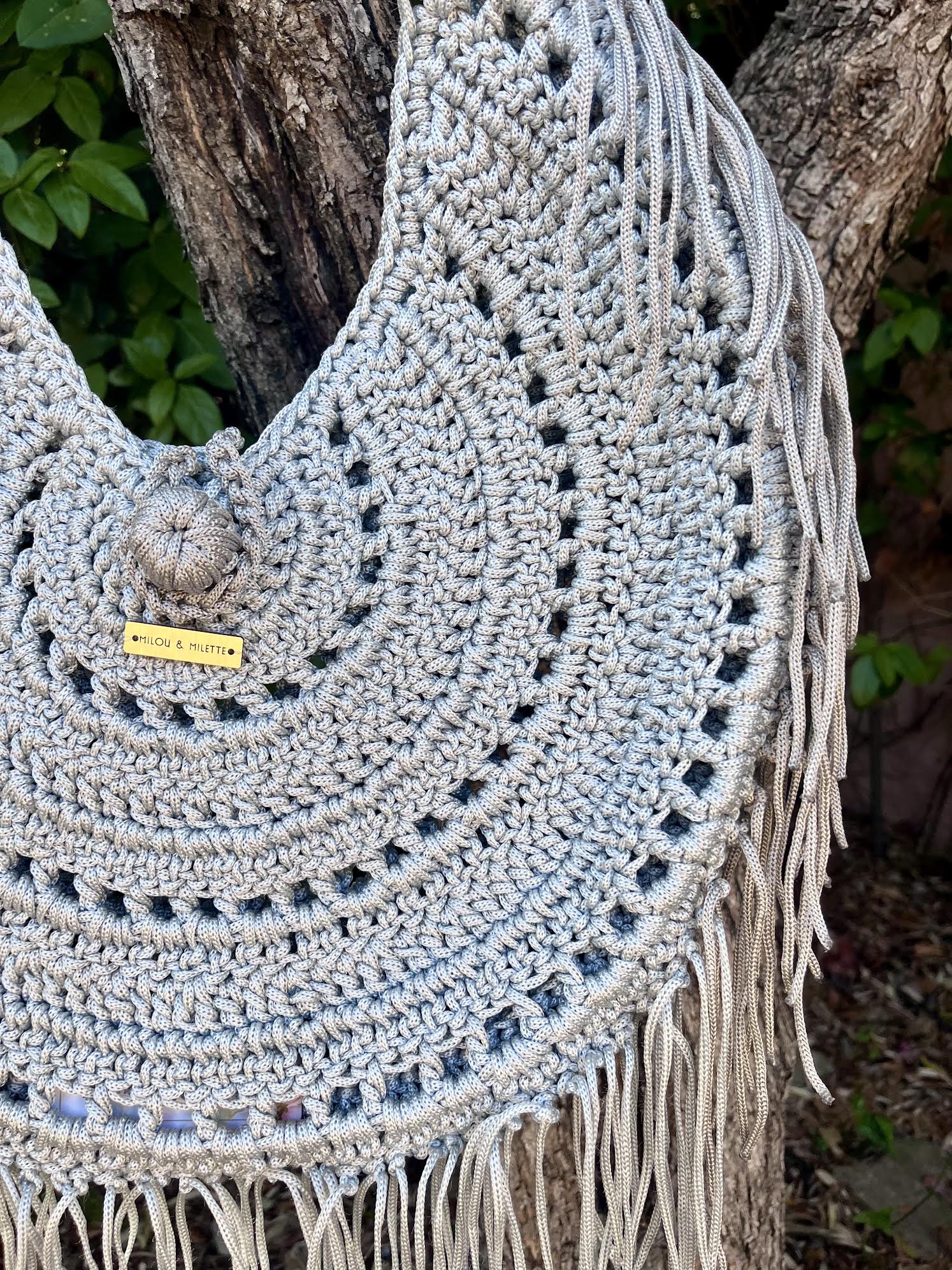 Sac bohème au crochet avec franges- fait main - pièce unique Milou & Milette idéal pour la plage- plaque et bouton