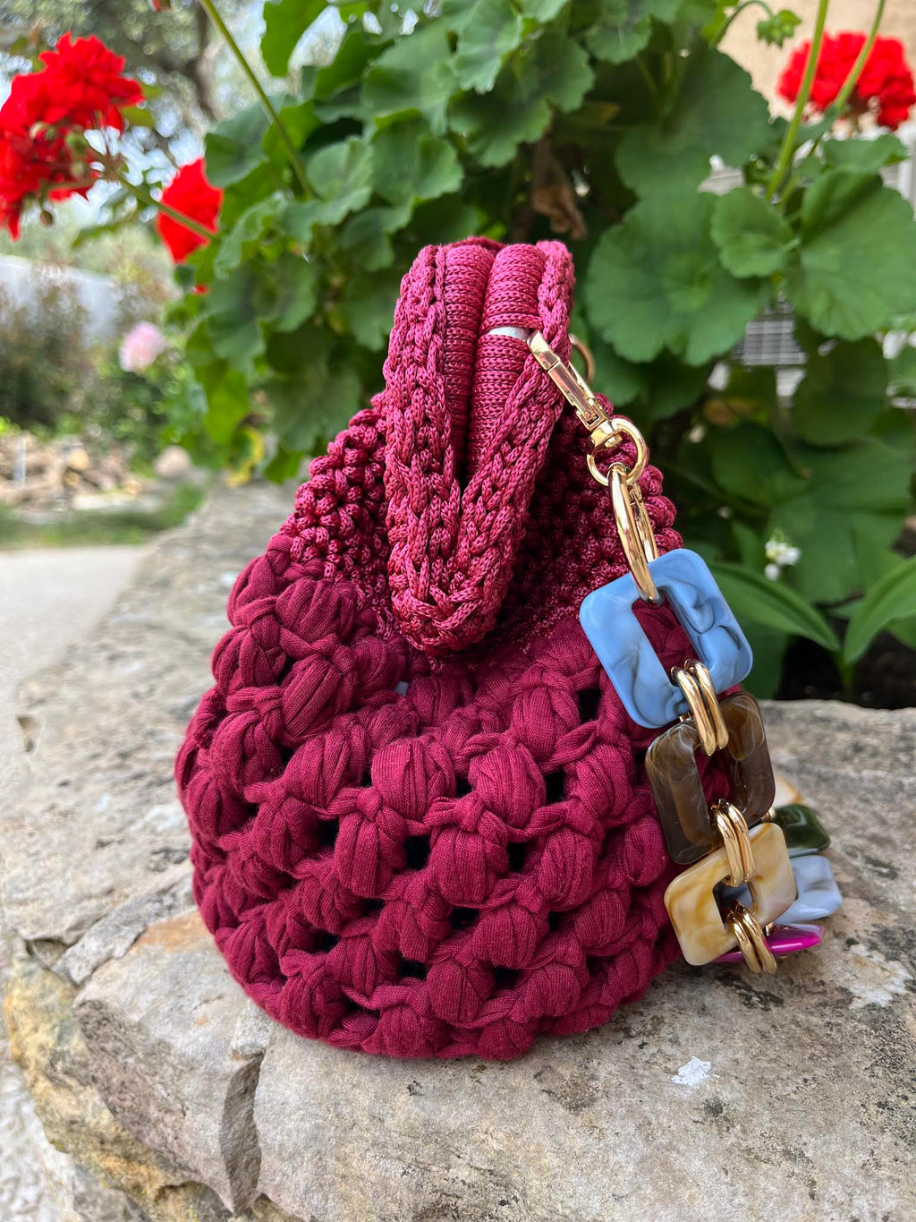 Sac crochet fait main rouge grenat, grand modèle Riviera, anse intégrée, pièce unique Milou & Milette