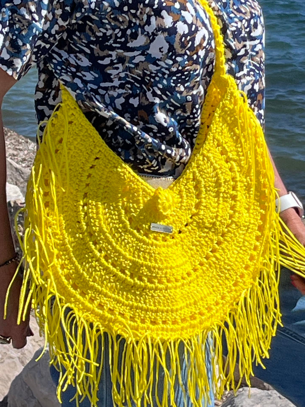 Sac crochet bohème jaune soleil à franges - pièce unique - Milou & Milette - création artisanale - Fait main en France