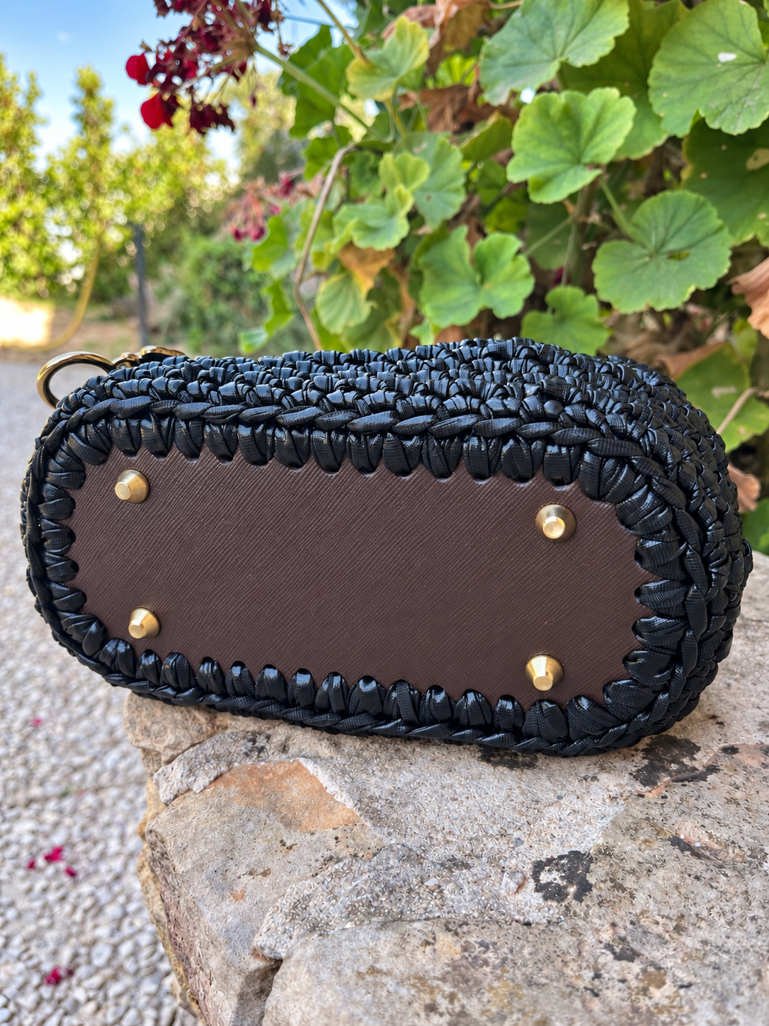 Mini Riviera noir crocheté à la main zoom dessous
