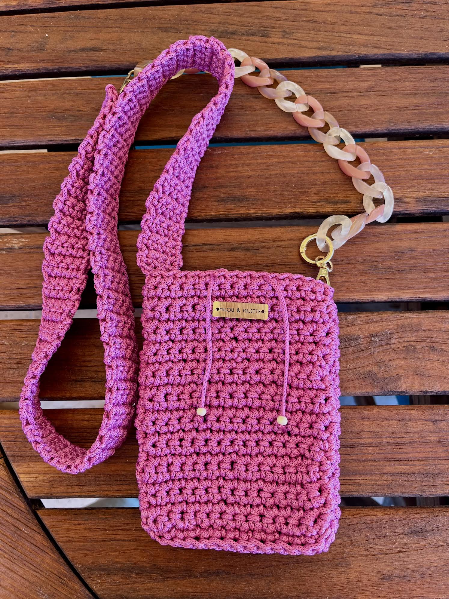Pochette de téléphone mauve