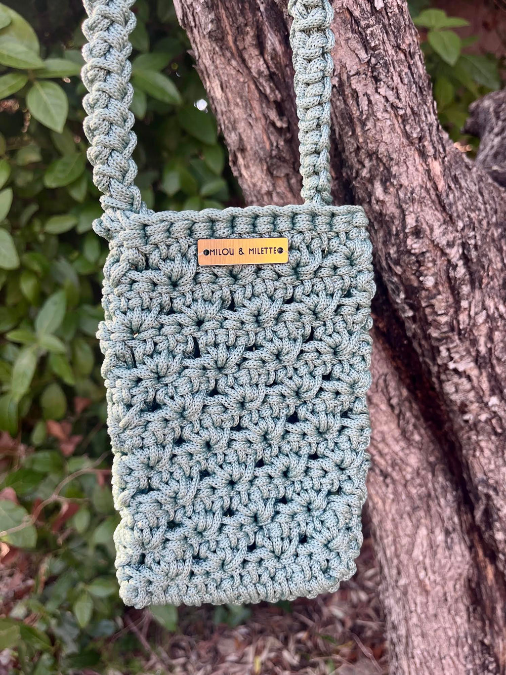 Pochette de tel vert sauge- crochet- France - Milou & Milette - Zoom